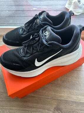 Nike Vomero 18